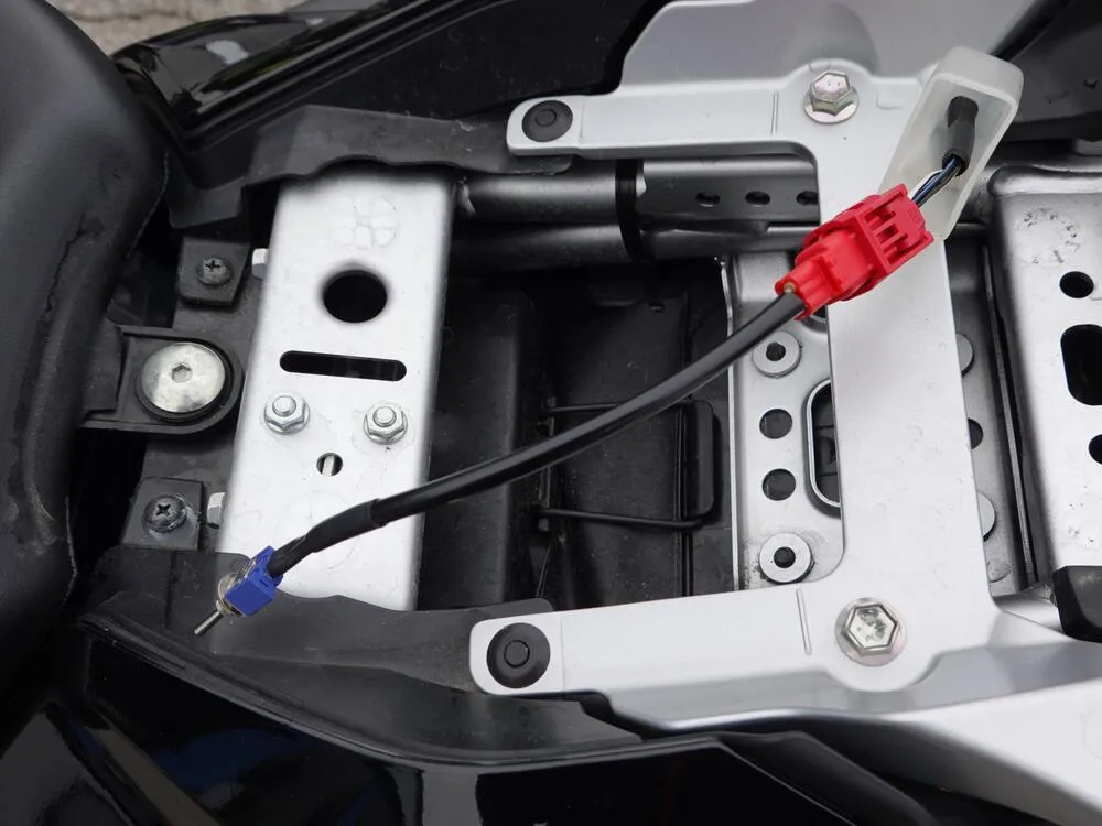 TMP Diagnosestecker roter 6-Pin Euro5 Dealer Mode für Suzuki Motorrad Roller Quad ab ca. 2020